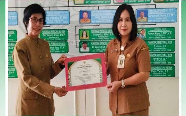 Inovasi Teh Daun Karamunting DLH Palangka Raya Raih Penghargaan