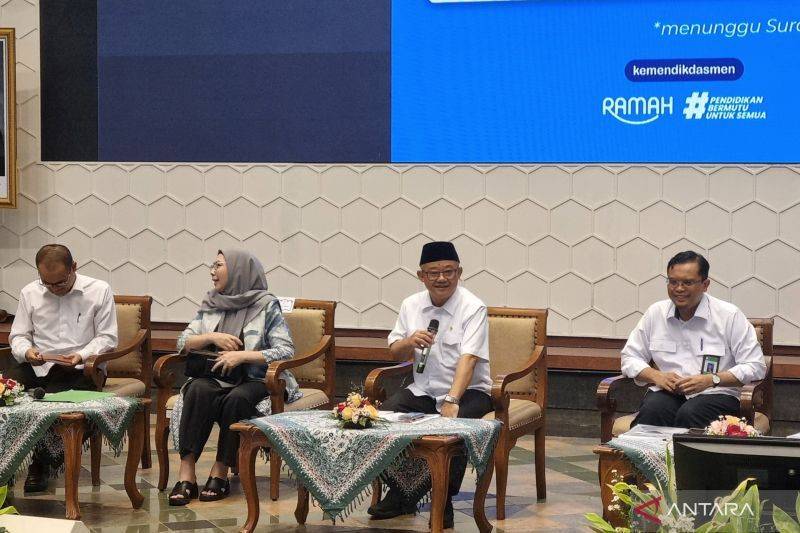 Mendikdasmen: Kebijakan SPMB Tidak Berlaku Bagi Penerimaan Murid SMK
