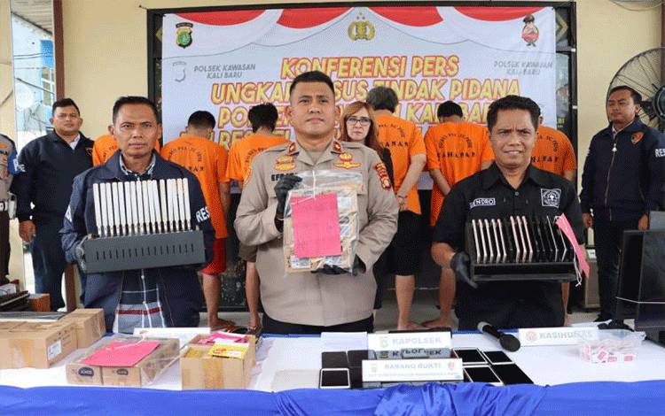 Polisi Ungkap Kasus Manipulasi Data KTP dan KK dengan Korban Ribuan