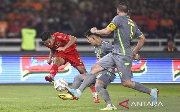 Pelatih Carlos Pena Tidak Pusingkan Masalah Kandang Persija