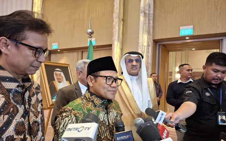 Raja Salman Bagikan Mushaf Alquran dan 40 Ton Kurma Selama Ramadan