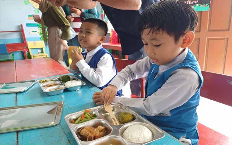 MBG Selama Ramadan di Kotim, Menu Disesuaikan dan Bisa Dibawa Pulang