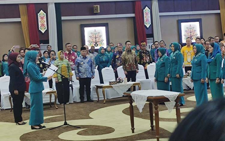 Aisyah Thisia Agustiar Sabran Kukuhkan Ketua TP PKK 12 Kabupaten/Kota Kalteng