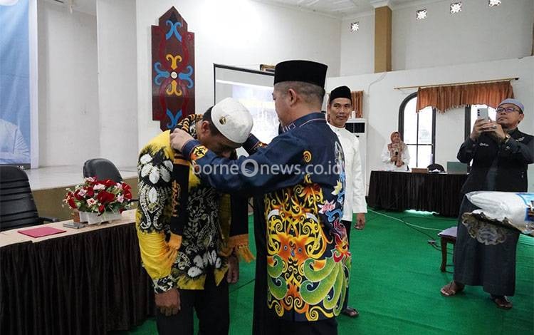 Plt Karo Kesra Kalteng Lepas 121 Jamaah Umrah