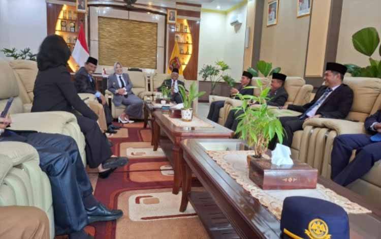 Bupati dan Wakil Bupati Kobar Gelar Pertemuan dengan SOPD Bahas Penertiban ODOL dan Rekayasa Lalu Lintas