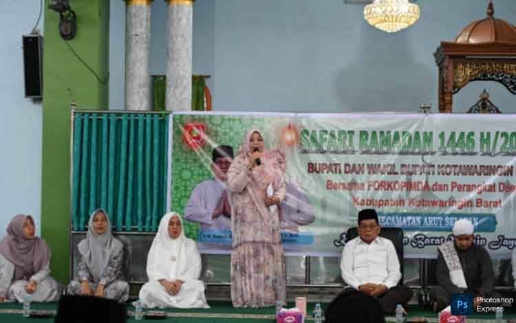 Bupati Kobar Memulai Rangkaian Safari Ramadan dengan Buka Puasa dan Tarawih di 2 Masid Berbeda