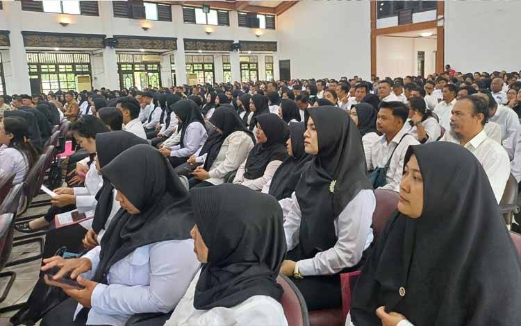 CPNS dan PPPK saat menerima SK pada 4 Maret 2025. (FOTO: DEWIP)