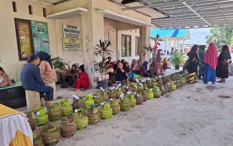 DPKUKMP Palangka Raya Gelar Operasi Pasar Elpiji dan Sembako Murah