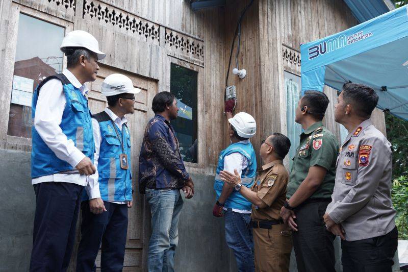 PLN Kalselteng Bantu Listrik Gratis bagi Keluarga Prasejahtera