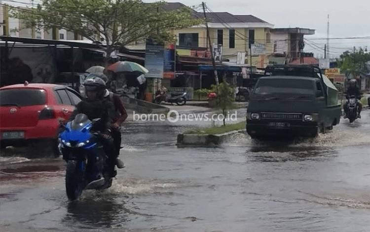 Dewan Minta Perbaikan Drainase Jalan Temanggung Tilung