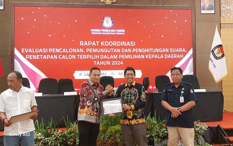 KPU Seruyan Raih Penghargaan Terbaik I dalam Manajemen Teknis Pencalonan Pilkada 2024