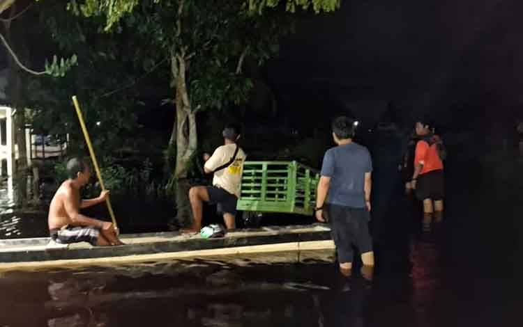 Pemerintah Diminta Sediakan Pasokan Obat dan Makanan di Posko Pengusian Banjir