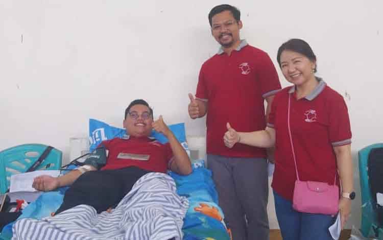 Gereja Katolik Santo Paulus Pangkalan Bun Gelar Aksi Donor Darah Peringati Hari Paskah 2025