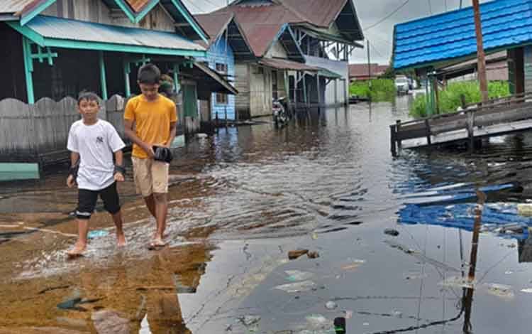 Dewan Imbau Orang Tua Awasi Anak-anak saat Banjir