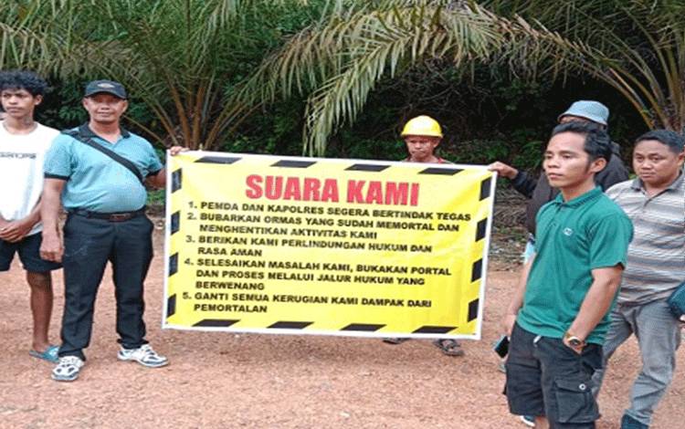 Lahan Diportal, Petani Plasma dan Karyawan Koprasi Jorong Royo Sampaikan Tuntutan Kepada Camat Permata Kecubung