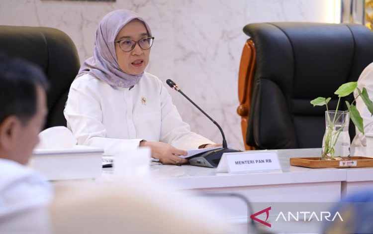MenPANRB Sebut Pimpinan K/L/Pemda yang Rekrut Honorer Diberi Sanksi