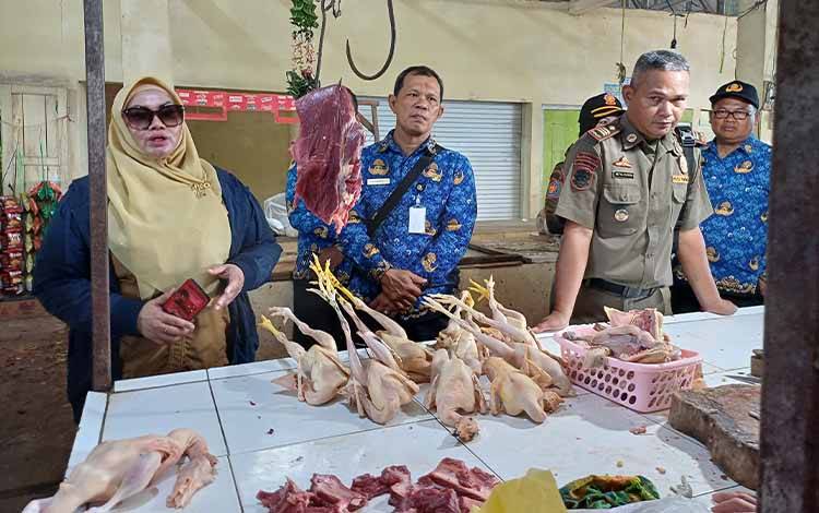 Pedagang Pasar Keramat Sampit Mogok Bayar Retribusi, Desak Penertiban Pedagang Liar