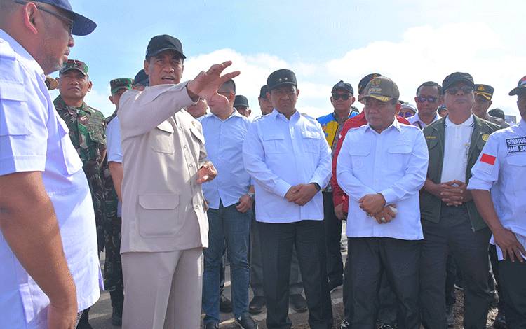 Bupati Kapuas Dampingi Kunjungan Mentan di Dadahup