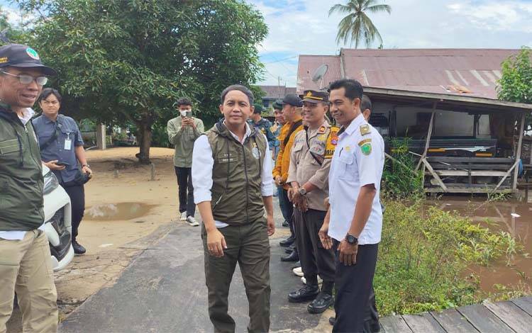 Menteri Kehutanan Kunjungi Pulau Salat di Kalteng
