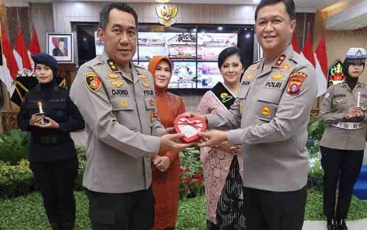 Ibu Asuh Polwan Polda Kalteng Berganti, Irene Iwan Kurniawan Berpesan Jaga Profesionalisme dan Bijak Bermedia Sosial