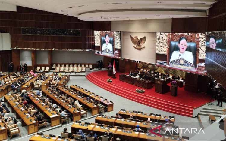 Rapat Paripurna DPR Setujui RUU TNI Disahkan Menjadi Undang-Undang