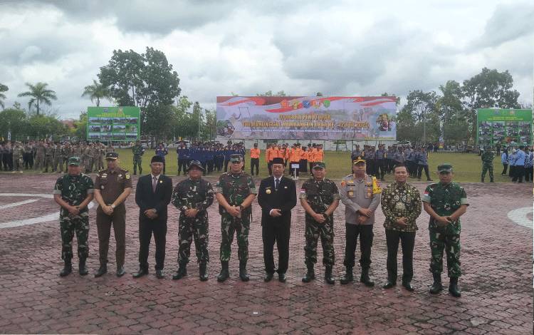 Pelaksanaan TNI Manunggal Membangun Desa di Sukamara Resmi di Tutup
