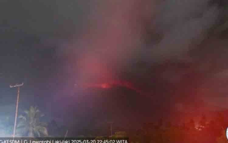 Status Gunung Lewotobi Laki-Laki di Flotim Naik Level IV/Awas