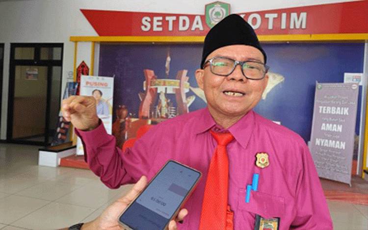 DLH Kotim Pinjam Ekskavator untuk Atasi Penumpukan Sampah di TPA