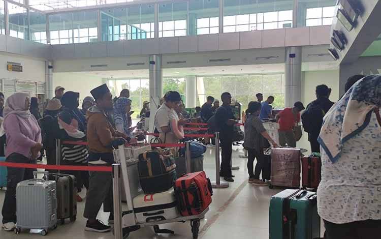 Puncak Pemudik Bandara Tjilik Riwut Diprediksi Capai 3.000 Lebih