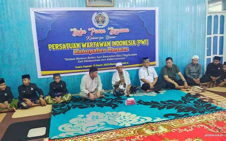 Hangatnya Kebersamaan, PWI Kapuas Gelar Buka Puasa Bersama