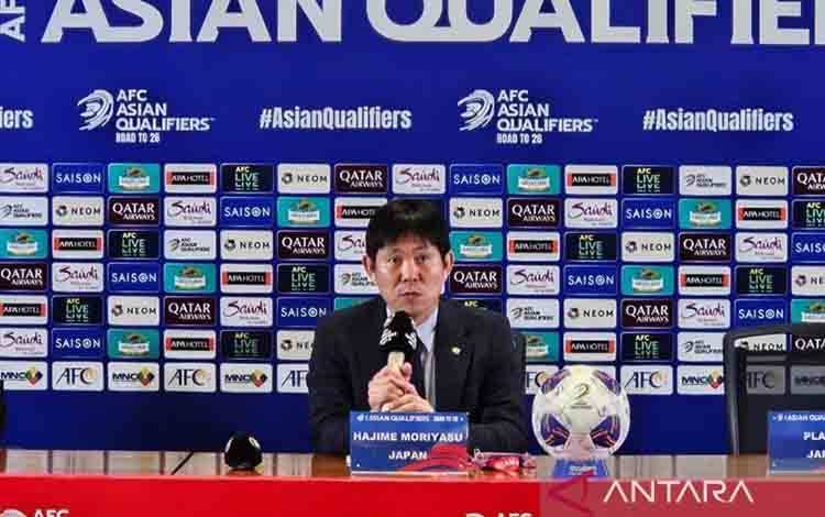 Arsip Foto - Pelatih timnas Jepang Hajime Moriyasu menjawab pertanyaan pewarta pada jumpa pers setelah pertandingan kualifikasi Piala Dunia 2026 zona Asia melawan Indonesia di Stadion Utama Gelora Bung Karno, Jakarta, Jumat (15/11/2024). ANTARA/Rauf Adipati/am.