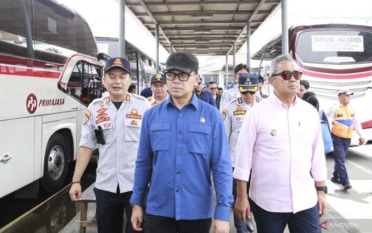 Wamendagri Cek Kelayakan Armada Bus di Terminal Leuwipanjang