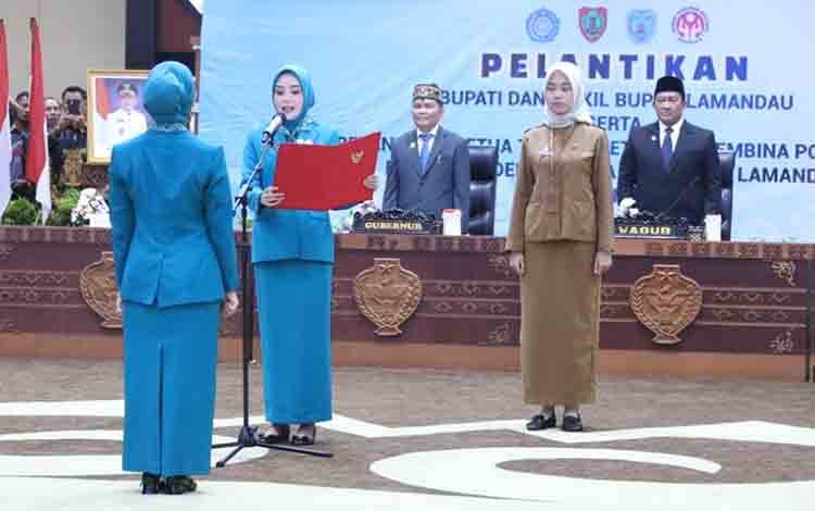 Ketua TP-PKK Kalteng Lantik Pengurus PKK Kabupaten Lamandau 2025-2030