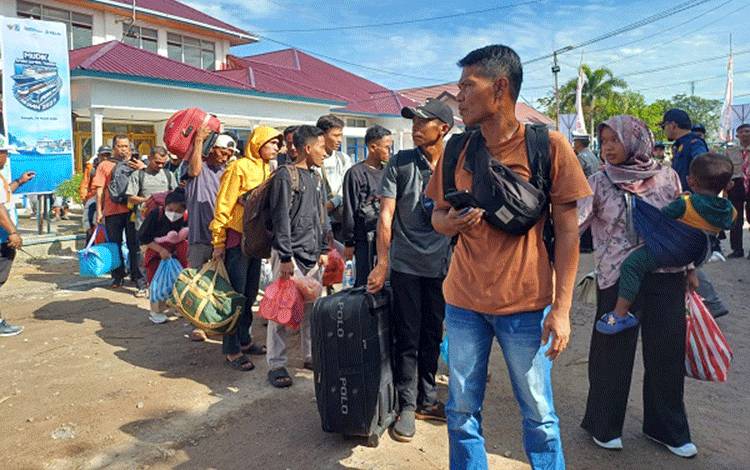 Baru 3.444 Orang Mudik Melalui Pelabuhan Sampit hingga 24 Maret 2025