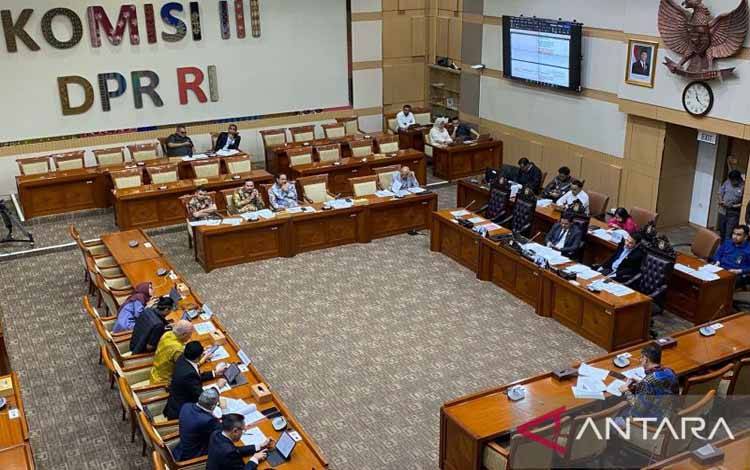 Komisi III: Kasus Penghinaan Presiden dapat Diselesaikan RJ di RKUHAP
