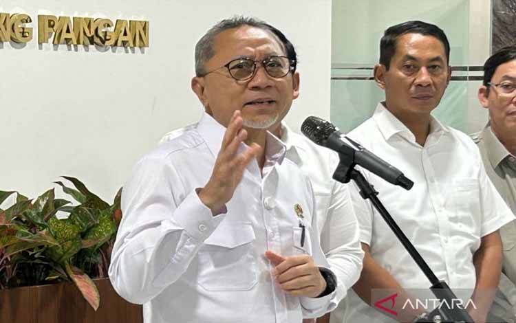 Zulhas Perintahkan Bulog Serap 1 Juta Ton Jagung