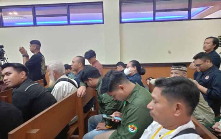 Anak Bos Rental Menangis saat Hadiri Sidang Pembacaan Vonis Terdakwa