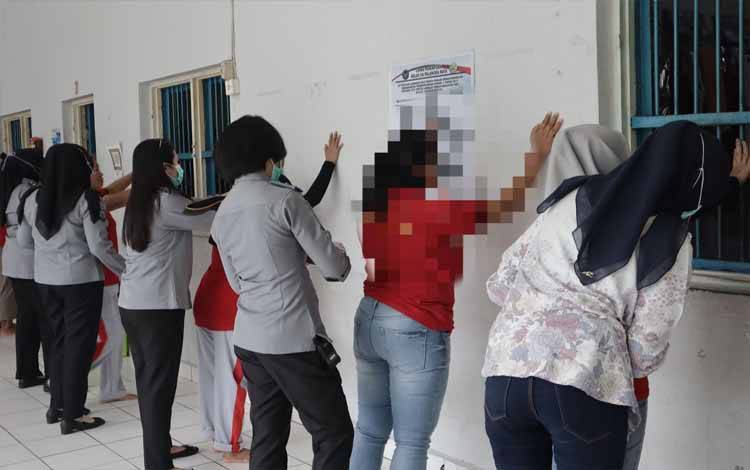 Lapas Perempuan Palangka Raya Gelar Razia Jelang Hari Bakti Pemasyarakatan dan Idul Fitri