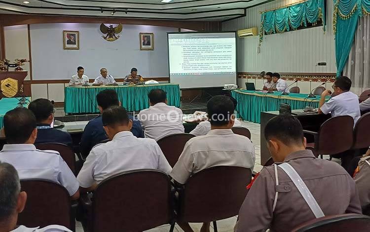 Rapat koordinasi Pemerintah Kabupaten Kotawaringin Timur terkait kesiapan arus mudik lebaran, Rabu, 26 Maret 2025. (FOTO: DEWIP)
