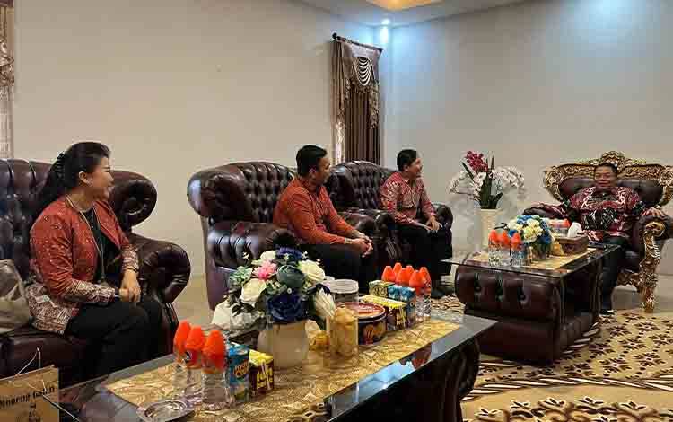 Sekda Kapuas Apresiasi Dukungan OJK dalam Peningkatan Ekonomi Daerah