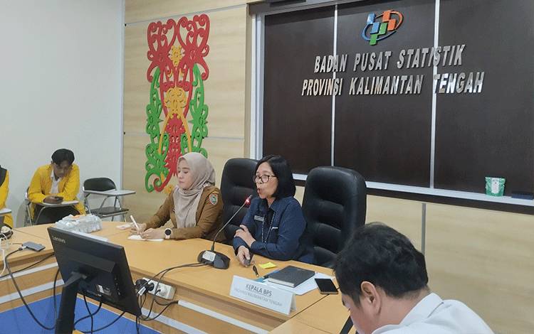 Penyampaian berita resmi statistik Provinsi Kalimantan Tengah. (FOTO: TESTI PRISCILLA)