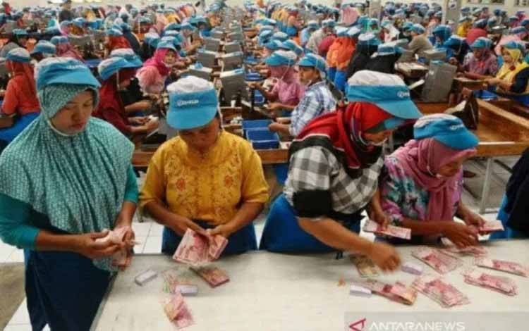 Kemnaker Terus Pantau Proses Pembayaran THR Pekerja