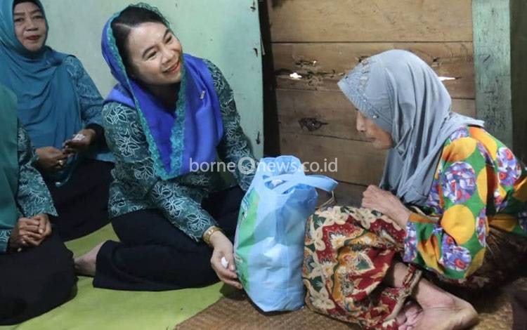 Ketua TP PKK Seruyan Berbagi Kebahagiaan Ramadan dengan Warga