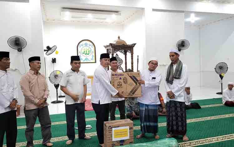 Safari Ramadan di Kapuas Hulu, Wakil Bupati Ajak Jaga Kebersamaan
