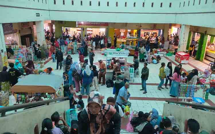Pasar PPM Sampit Sepi Jelang Lebaran, Pedagang Keluhkan Penjualan Lesu