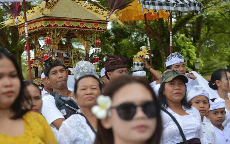 Ketua PHDI Imbau Umat Hindu Kalteng Saling Menghormati Toleransi Beragama