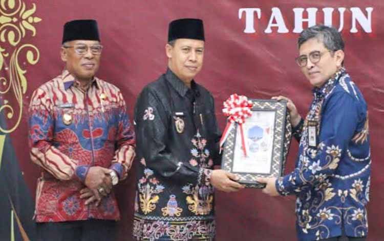 Pemkab Seruyan Serahkan LKPD 2024 Unaudited ke BPK RI Perwakilan Kalteng