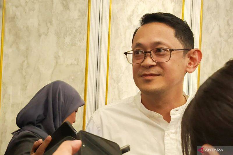 Arsip foto - Direktur Utama PT Bluebird Adrianto Djokosoetono ditemui di Jakarta, Kamis (13/3/2025). ANTARA/Muzdaffar Fauzan