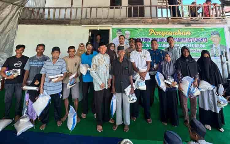Anggota DPRD Kotim Salurkan Ratusan Paket Sembako untuk Masyarakat Dapil 3
