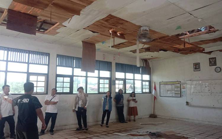 Dewan Minta Perbaikan Bangunan SMP 9 Palangka Raya Pasca Angin Puting Beliung